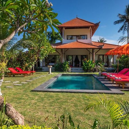 Villa Gayatri Hidden Oasis アメッド エクステリア 写真